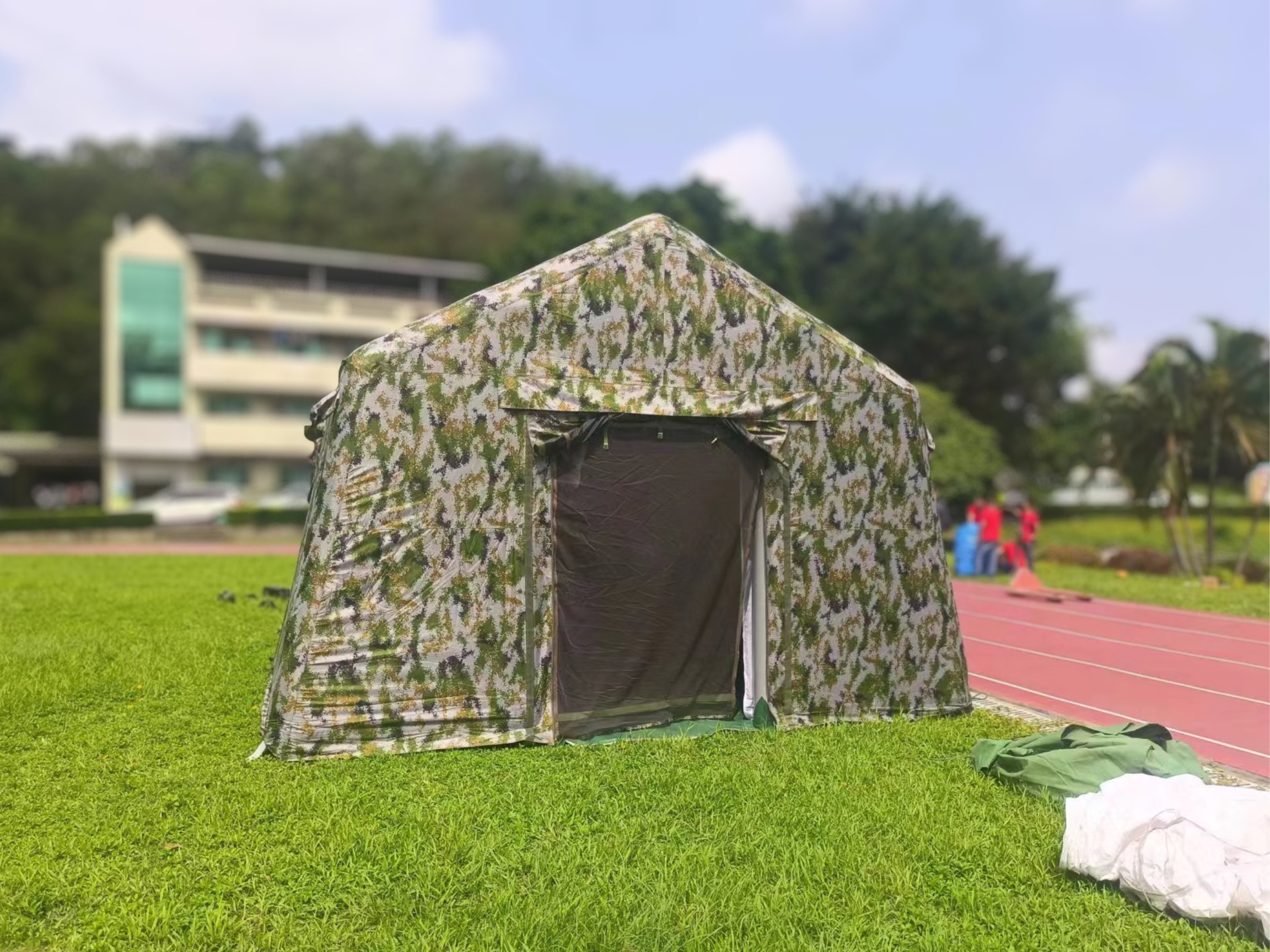 CAMOUFLAGE INFLATABLE FIELD TENT thumbnail